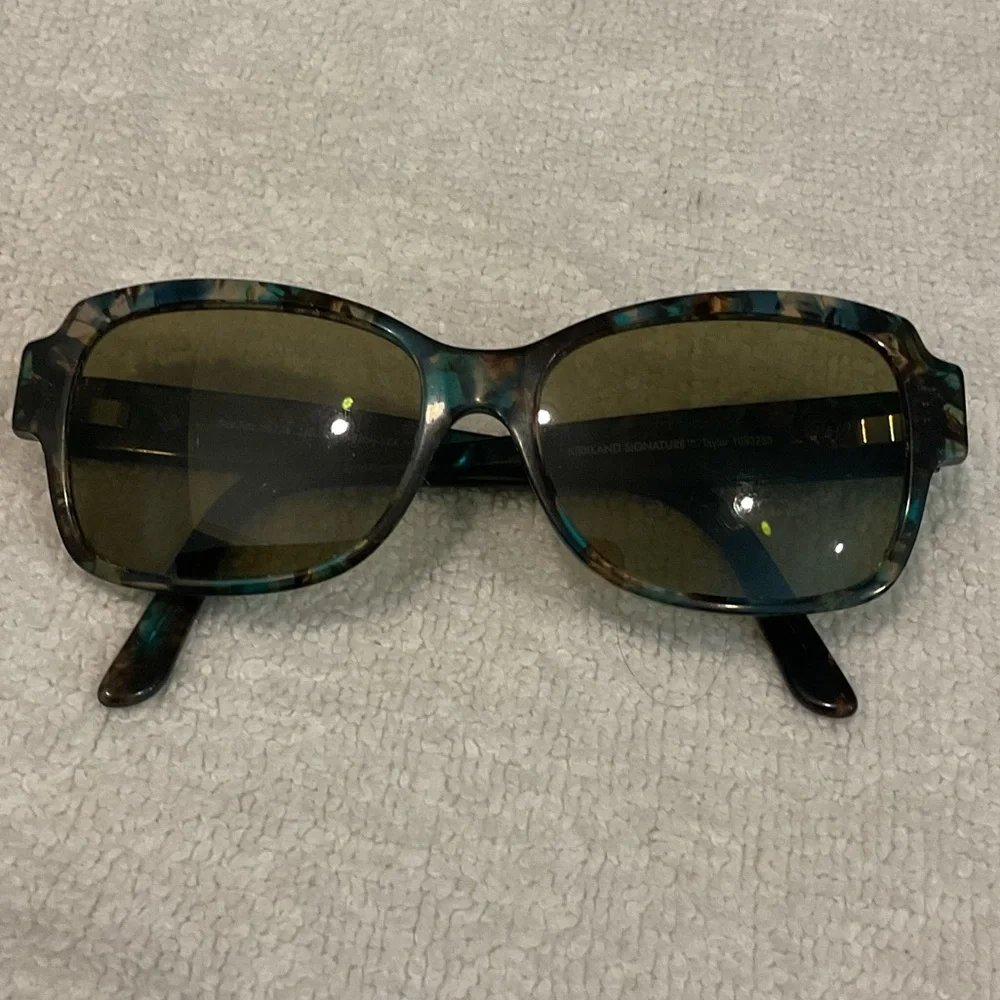 Stylish Tortoise Shell Sunglasses
